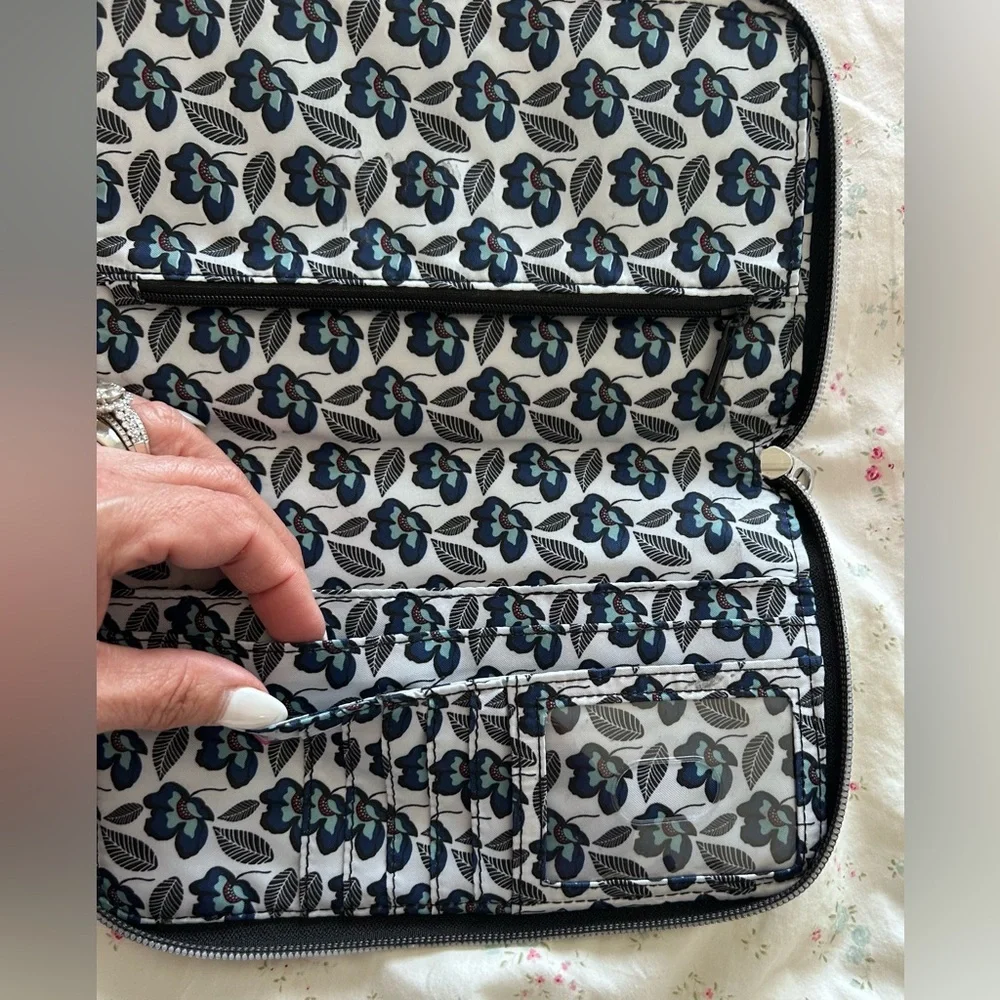 Vera Bradley RFID On theGo Wristlet Bradford Plaid Performance Twill Floral Gray - Picture 5 of 5